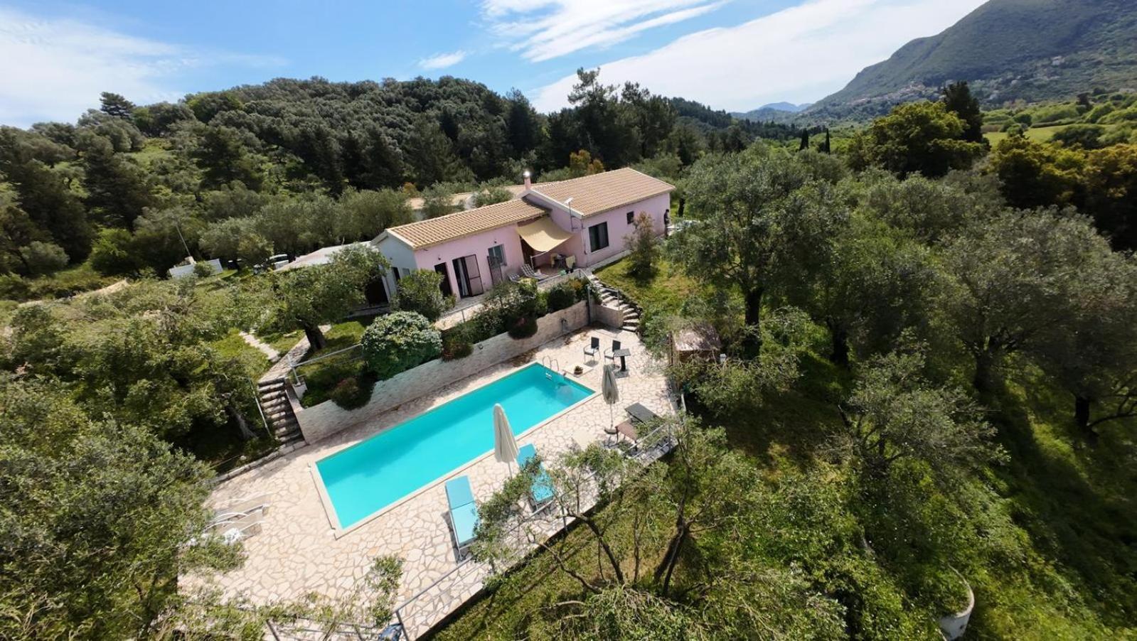 Holiday Home Matthaeus Am Corfutrail, Ferienoase Im Olivenhain 3 Km Zum Meer Giannádes エクステリア 写真